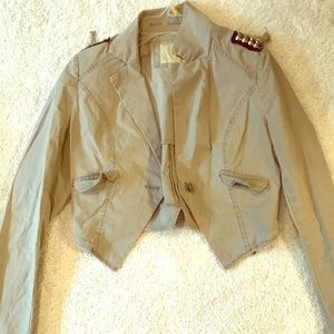 Buckle half jacket